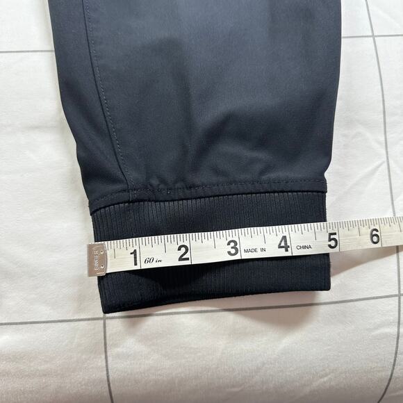 Vuori Pants Mens Medium Black Meta Jogger Athletic Travel Sporty Tapered Active - Picture 11 of 11